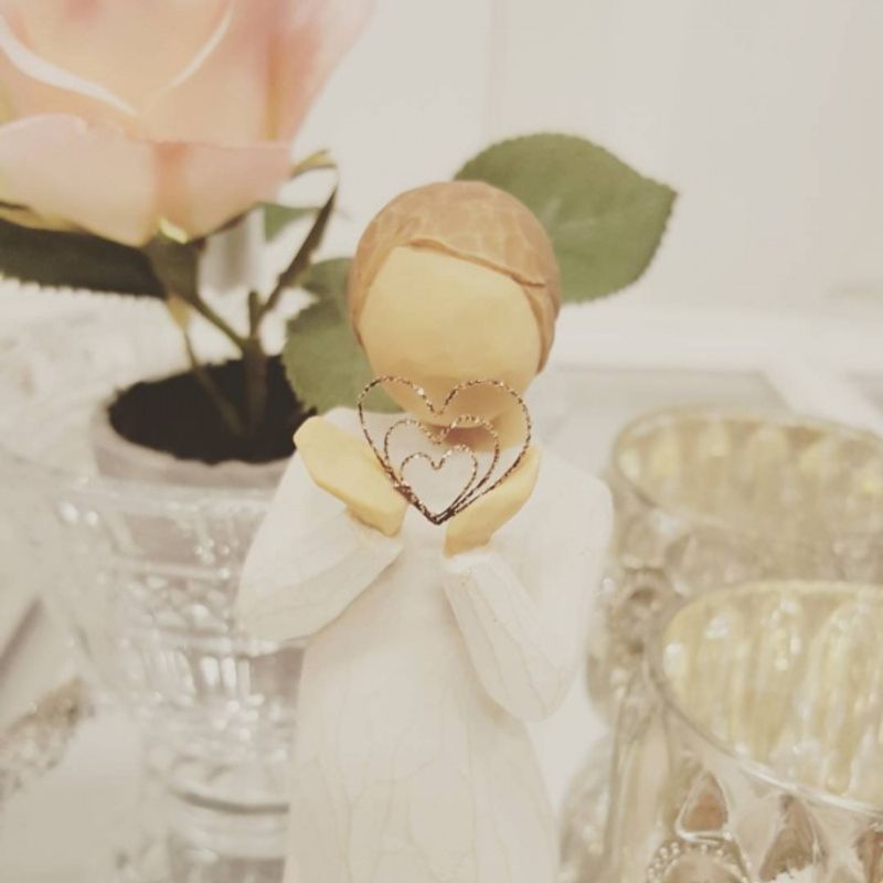 Willow Tree LOTS OF LOVE